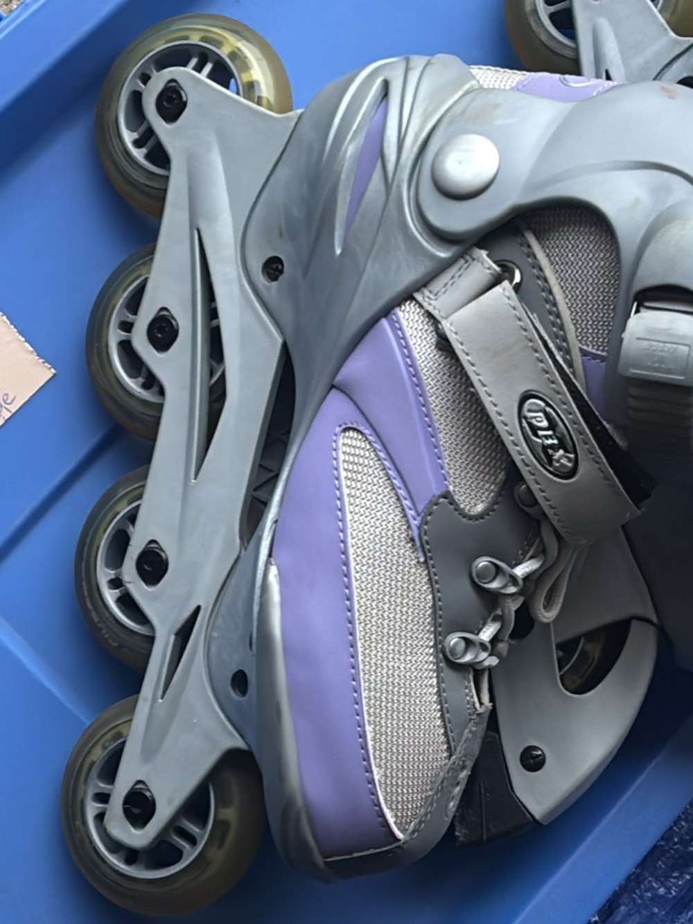 Size 9 Women’s Roller Blades —Used